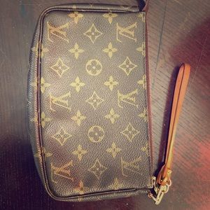 Louis Vuitton Monogram Pochette